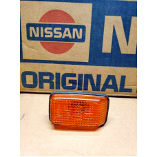 Original Nissan Bluebird T72 Seitenblinker 26160-Q9000