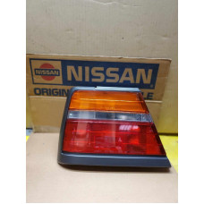 Original Nissan Bluebird T12 Rücklicht links 26559-D3660