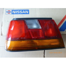 Original Nissan Sunny N13 Rücklicht links 26559-89M20