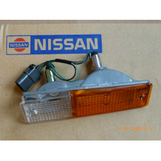 Original Nissan Patrol 160 Blinker links 26125-C8400