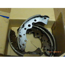 Original Nissan Prairie M10 Bremsbacken hinten 44060-27R25