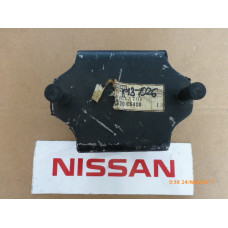 Original Nissan Patrol 160 Motorlager 11320-C6401 11320-C6400