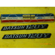 Original Nissan-Datsun Sunny B310 Schriftzug 2 Stück 78894-H8800 