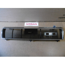 Original Nissan Sunny B12 Kühlergrill 62310-50A86