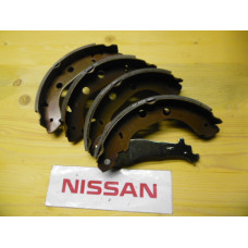 Original Nissan Primera P11 Bremsbacken 44060-3J325