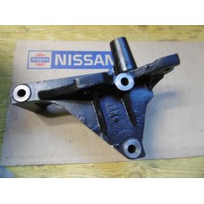 Original Nissan Primera W10 Motorhalter 11231-82N02 11231-82N01