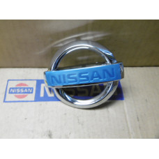 Original Nissan Primastar X83 Emblem vorne 62392-00QAB