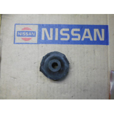 Original Nissan Primera P10 Lagerung Kühler 21507-90J00