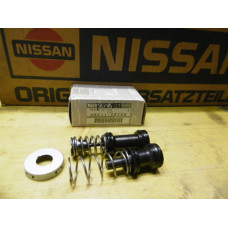 Original Nissan Patrol Y60 Rep. Satz Hauptbremszylinder 46011-02J28 46011-02J26