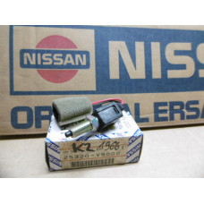 Original Nissan Vanette GC22 Bremslichtschalter 25320-V5000