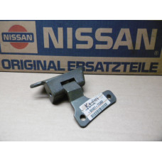 Original Nissan Serena / Vanette C23 Scharnier Hecktür links oben 90401-7C960